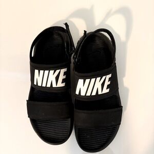 Nike women sandals size 6!